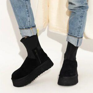 UGG Black Classic Dipper Winter Platform Boots  Size 10